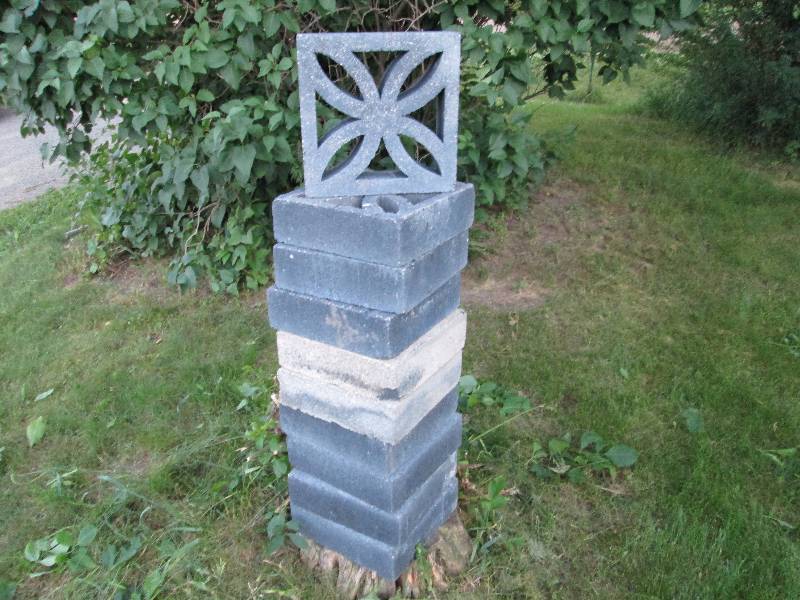 lot 192 image: Patio Bricks