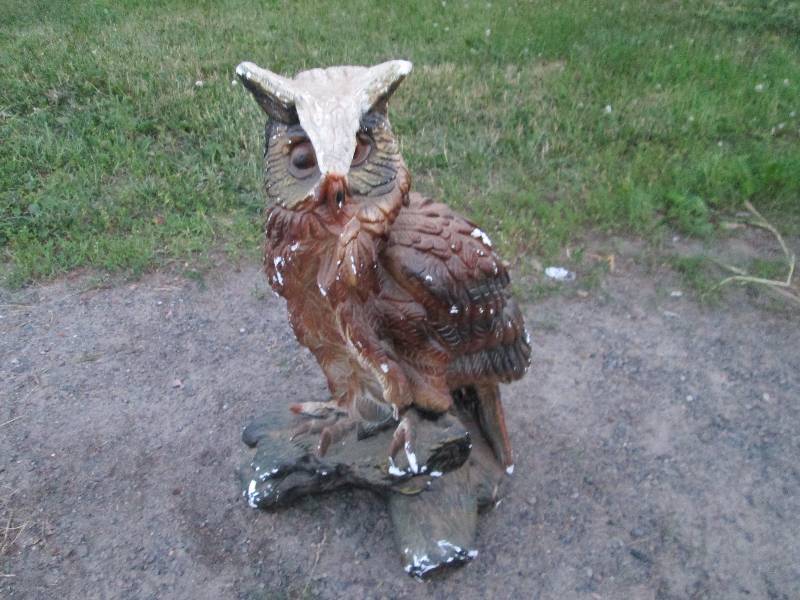 lot 195 image: Chalk Wear Owl