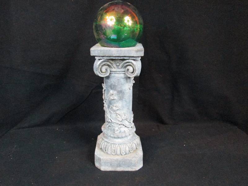 lot 196 image: Garden Gazing Ball