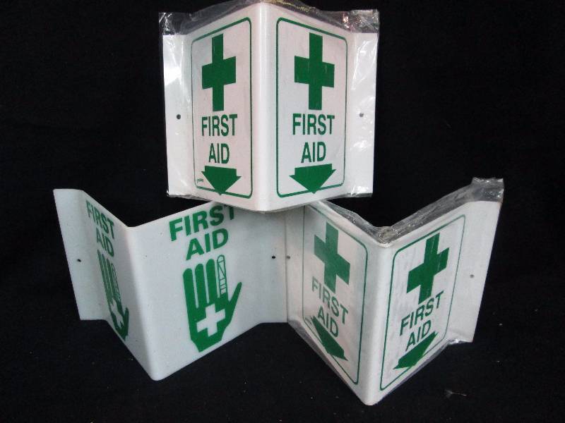 lot 162 image: First Aid Signs