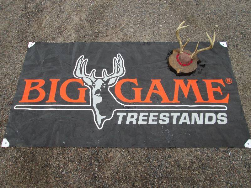 lot 197 image: Deer Antlers & Big Game Treestands Banner
