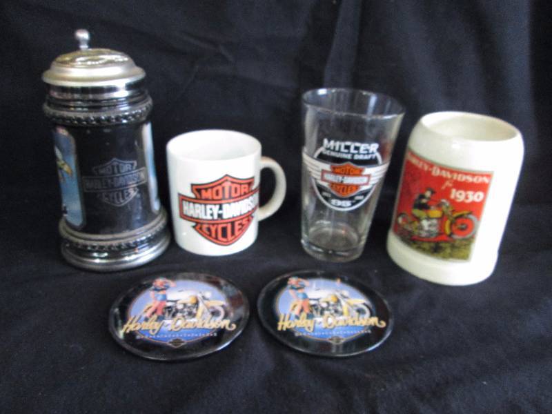 lot 200 image: Harley Davidson Beer Steins
