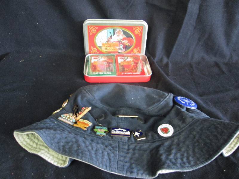 lot 205 image: Coca cola & Pin backs