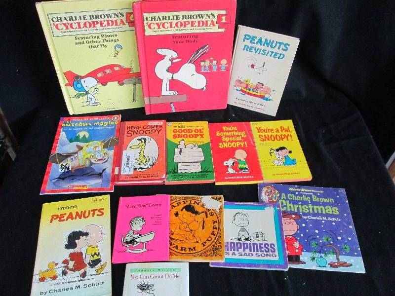 lot 220 image: Snoopy & Charlie Brown Books