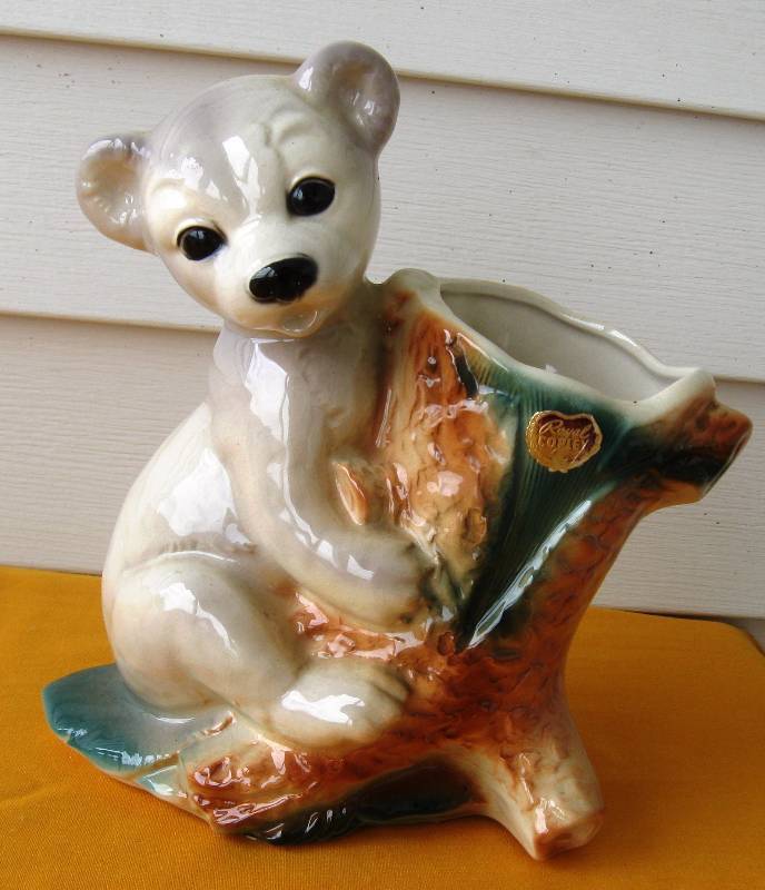 lot 16 image: Vintage, PorcelainCeramic Planters - Royal Copley & More