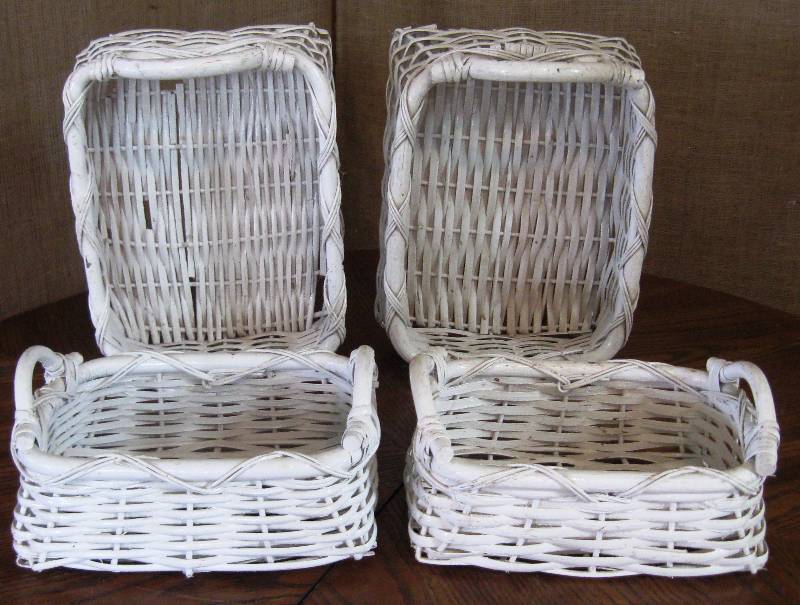 lot 21 image: TwigRattan Magazine Rack & (2) Sets of Nesting Baskets