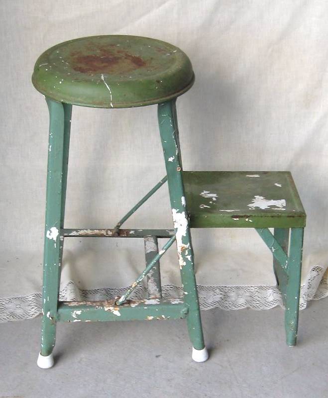 lot 39 image: OLD, Metal, Folding Step Bench