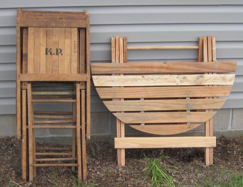 lot 25 image: Slat, Wood, Folding Table & (4) Wooden Folding Chairs