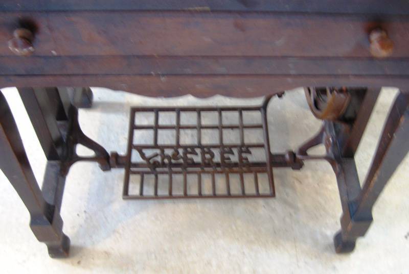 lot 44 image: Handsome, Vintage Sewing Machine Cabinet & Free Sewing Machine