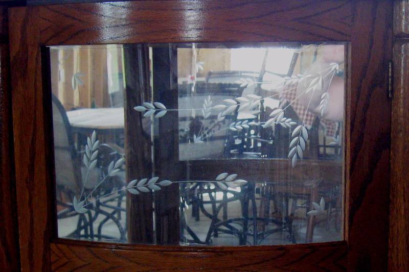 lot 51 image: CurioChina Cabinet with Curved Glass