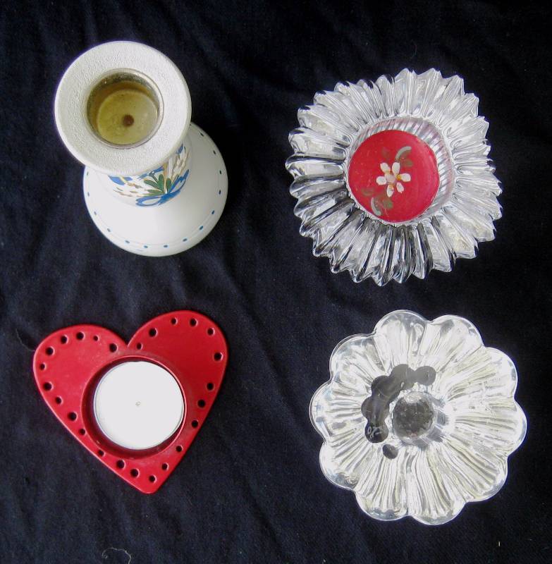 lot 61 image: Swedish Kosta Boda & Orrefors Art Glass, Metal & Wood Candle Holders