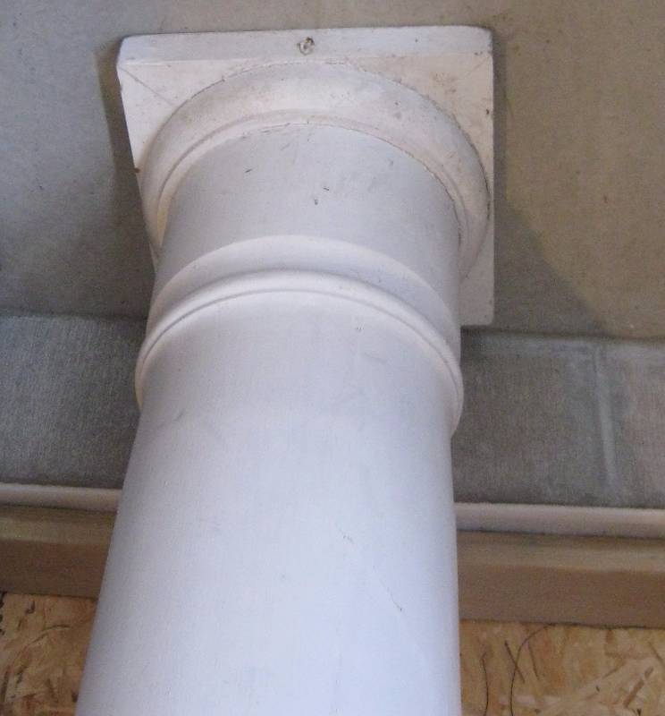 lot 101 image: One Large Wood Pillar