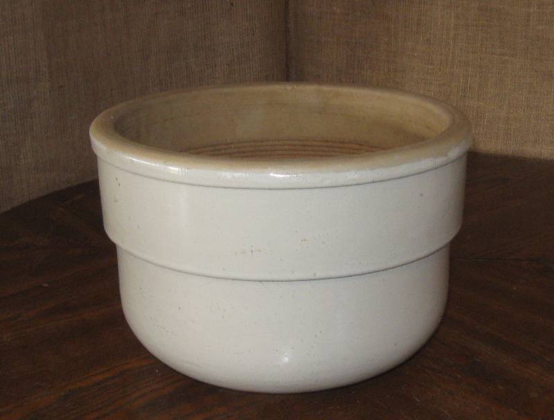 lot 113 image: Large, Vintage, Crockery PlanterPot