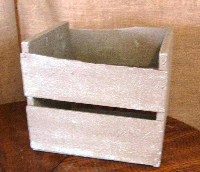lot 124 image: Vintage Wood Crate, Wood Spice Shelf & Hat Rack
