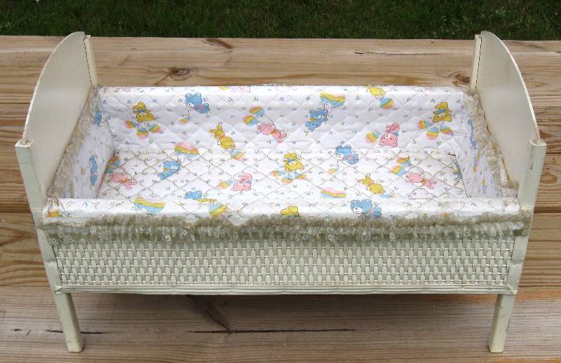 lot 92 image: (2) Vintage Doll Beds
