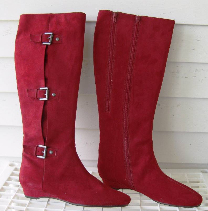 lot 136 image: Lightly worn, Womens Size 10M, Footwear & Storage