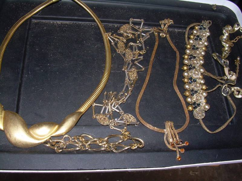 VINTAGE JEWLERY