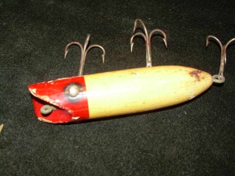 VINTAGE WOODEN FISHING LURE, ANTIQUES , COLLECTIBLES , JEWLERY , FISHING  LURES. 