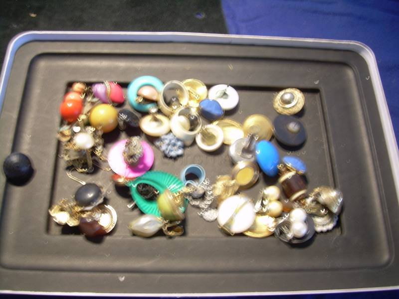 EARINGS