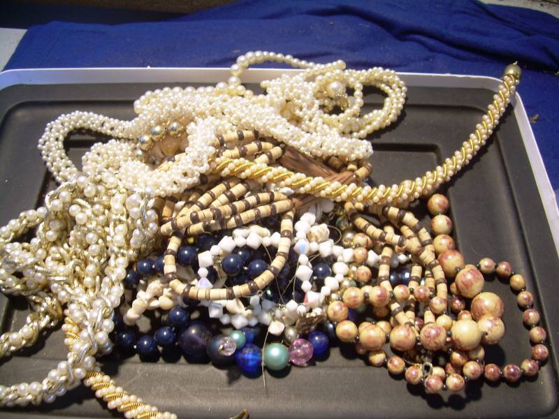 VINTAGE JEWLERY