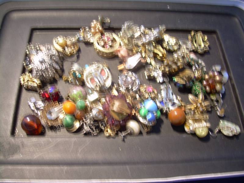 VINTAGE JEWLERY