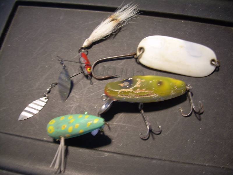 4 ANTIQUE FISHING LURES