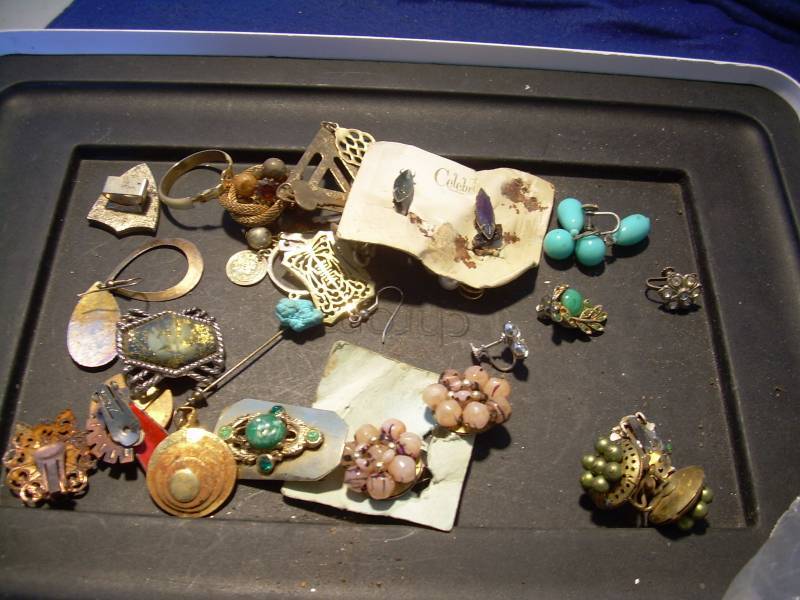 VINTAGE JEWLERY