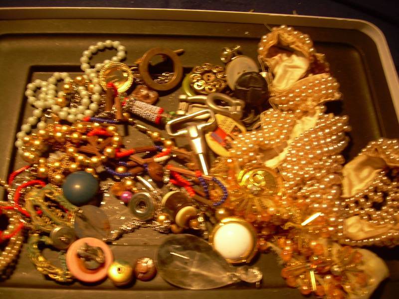 VINTAGE JEWLERY