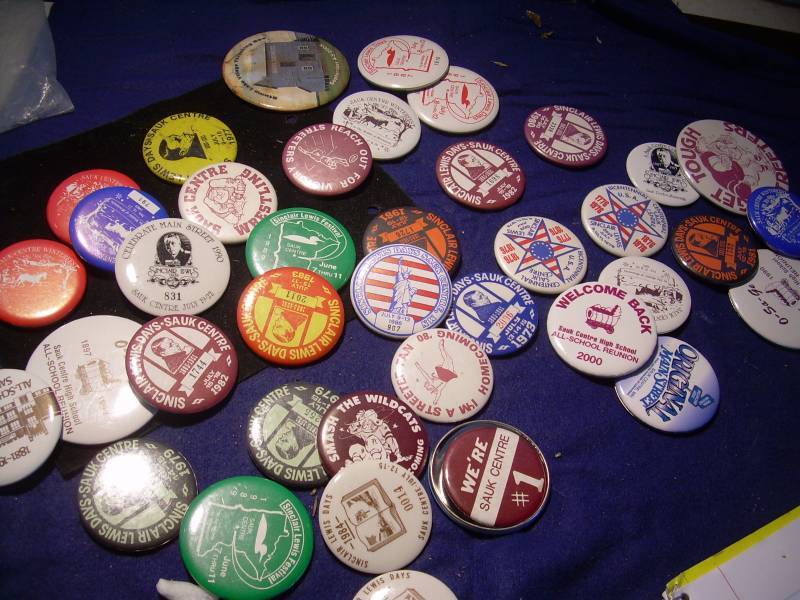 COLLECTIBLE BUTTONS