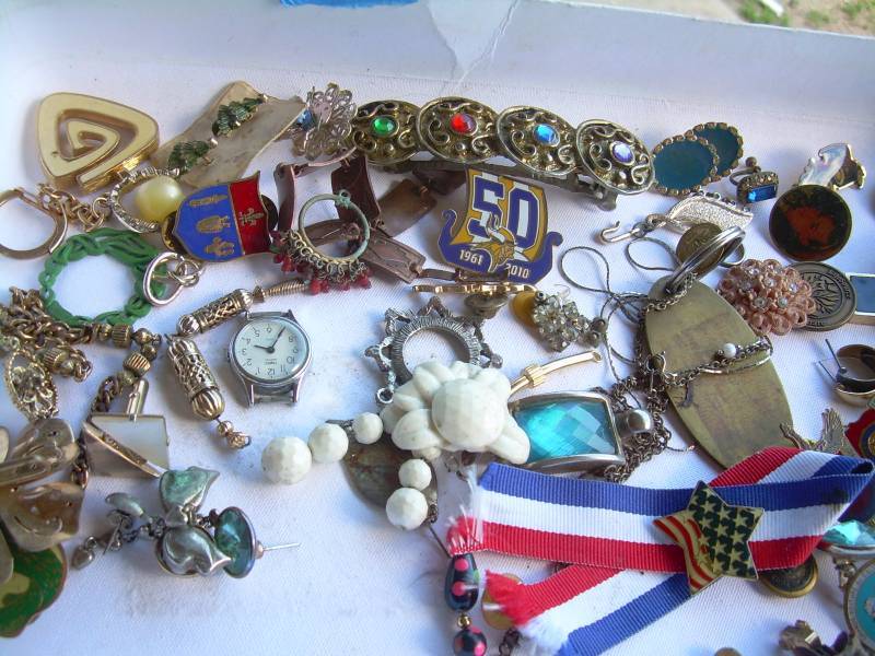 VINTAGE JEWLERY