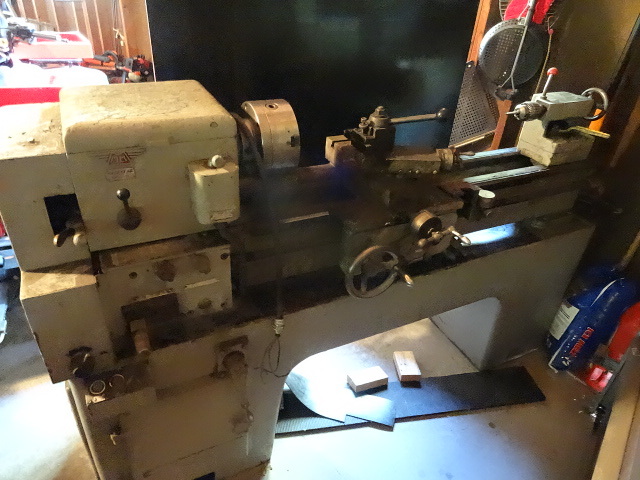 lot 1A image: Mysore Mfg engine lathe