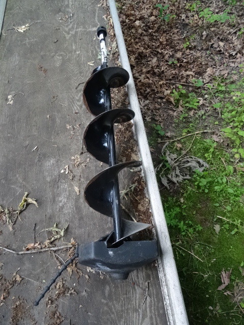 lot 15 image: Strike Master Ice Auger Bit 8
