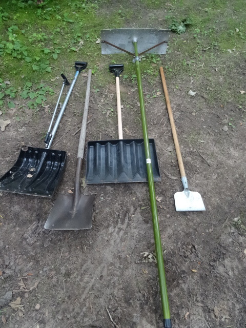 lot 254 image: Snow Rake, Snow Shovels,