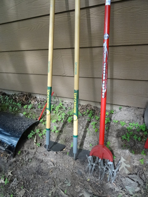 lot 257 image: 2 New Hoes, and a Garden Weasel