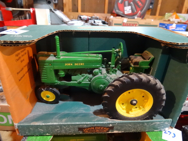 lot 274 image: John Deere A Tractor Ertl 116
