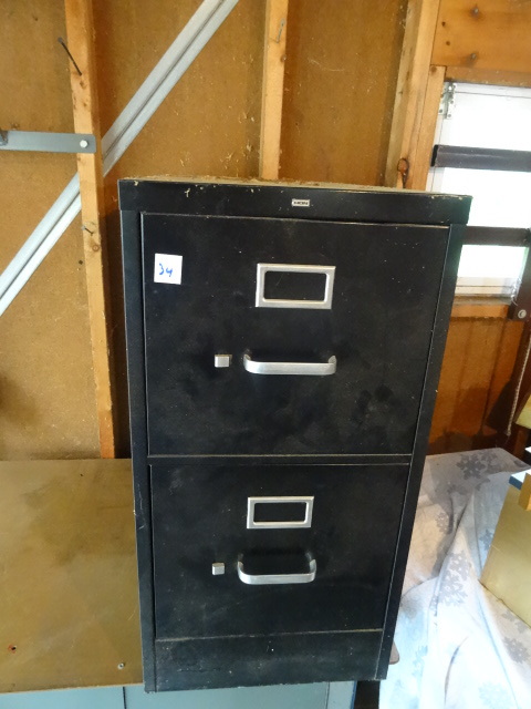 lot 34 image: Hon 15 Metal 2 Drawer File Cabinet