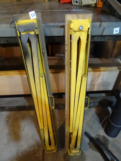 lot 55 image: 2 Metal Framed Saw Horses,