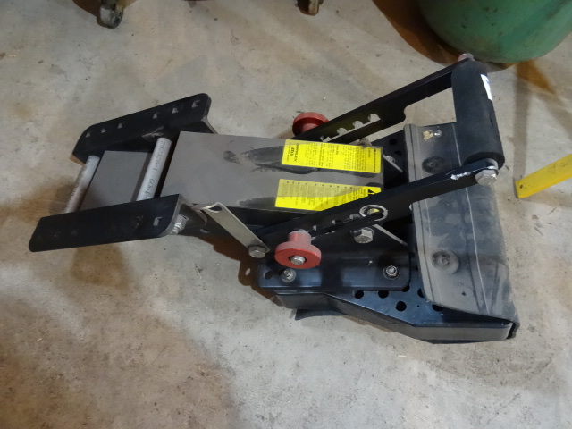 lot 68 image: Garelick Outboard Motor Trim
