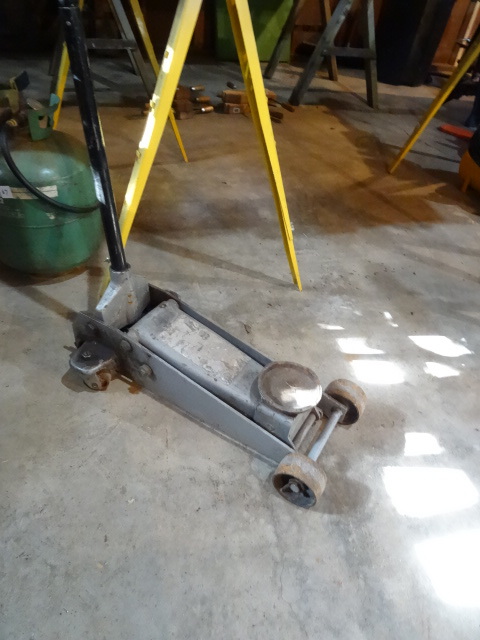 lot 69 image: 2 12 Ton Rolling Floor Jack