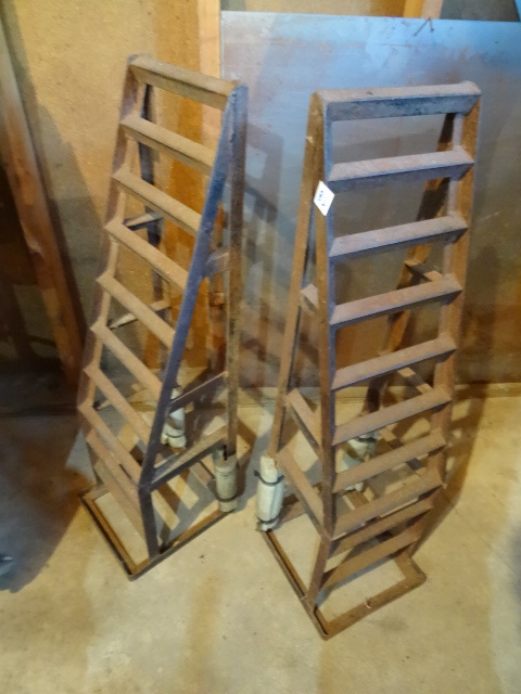 lot 83 image: Pair Of Heavy Duty Vehicle Ramps