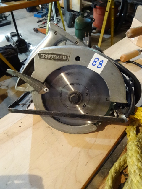 lot 88 image: Craftsman 7 12 Circular Saw.