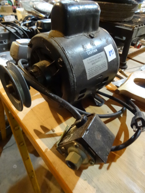lot 120 image: 120 Volt Electric Motor