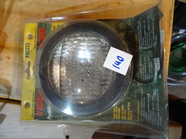lot 140 image: 12 Volt Tractor Light