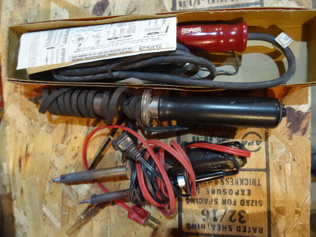 lot 166 image: 4 Soldering Irons