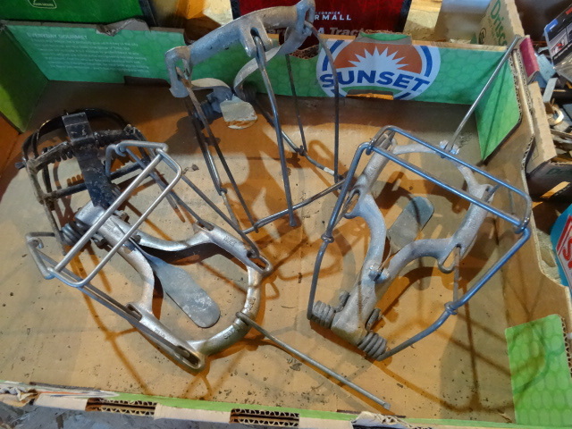 lot 171 image: 4 Mole Traps
