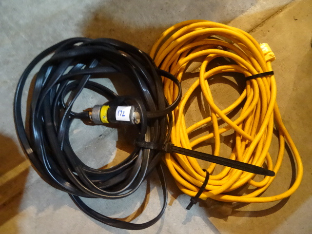 lot 172 image: 2 Extension Cords
