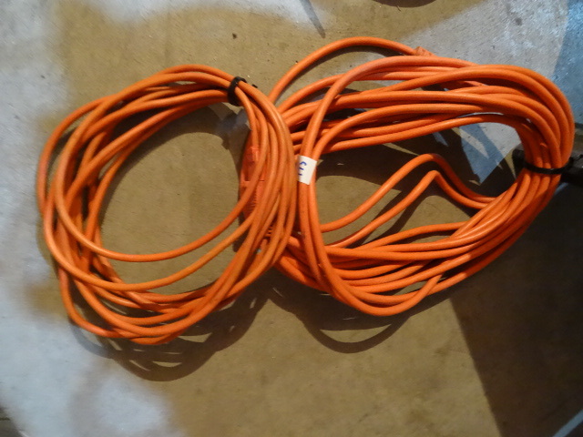 lot 173 image: 2 Extension Cords