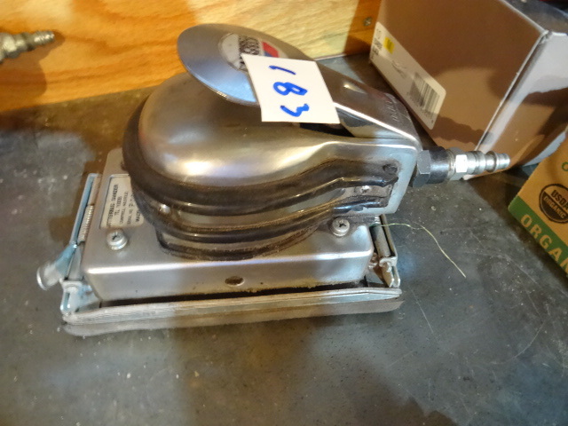 lot 183 image: Campbell Hausfeld Air Palm Sander