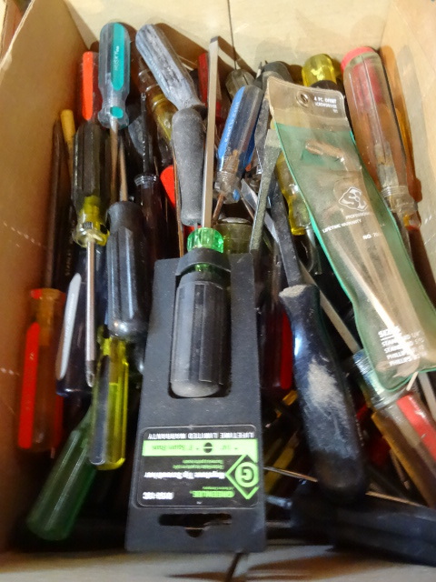 lot 195 image: Large Variety of Screw Drivers
