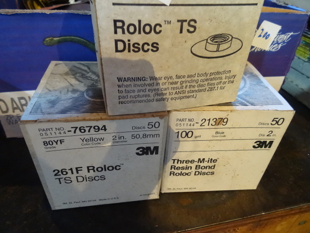lot 201 image: 3 Boxes of 3M 2 Roloc Abrasive Discs